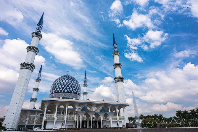 Private Selangor Day Tour : Batu Caves, Blue Mosque, Fruit Valley, Malawati Hill - Who Should Book This Tour?