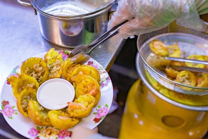 Private Street Food Evening Walking Tour in Ho Chi Minh City - A Deep Dive into the Itinerary