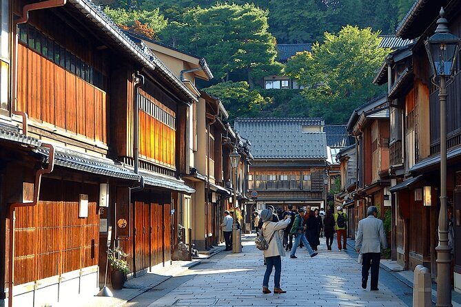 Private Tour From Kanazawa Gold Leaf and Sushi Delights - Is This Tour Worth It?