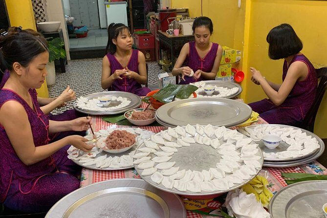 Private Tour HOI AN WALKING STREET FOOD - Authentic Experience and Personal Touch