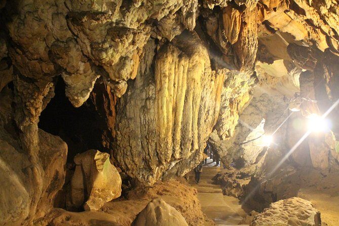Private tour] Perfect day! Sticky waterfall + ChiangDao Cave + Wat BandenTemple - What does this tour mean for you as a traveler?