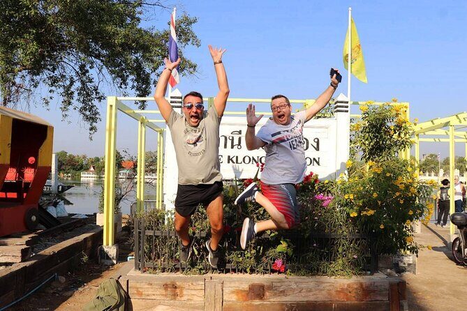 Private tour to Floating & Railway markets (multi-lang: EN ZH ES IT FR DE) - Who Should Consider This Tour?