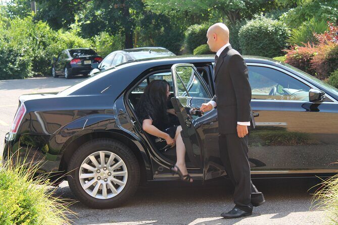 Private Transfer in a Luxury Vehicle to and from MSY Airport - What Makes This Transfer Stand Out?