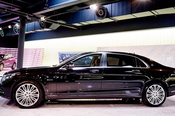 Private Transfer: Toronto Pearson Airport or Richmond Hill Black Car Service - What to Expect at the Airport and During Your Ride