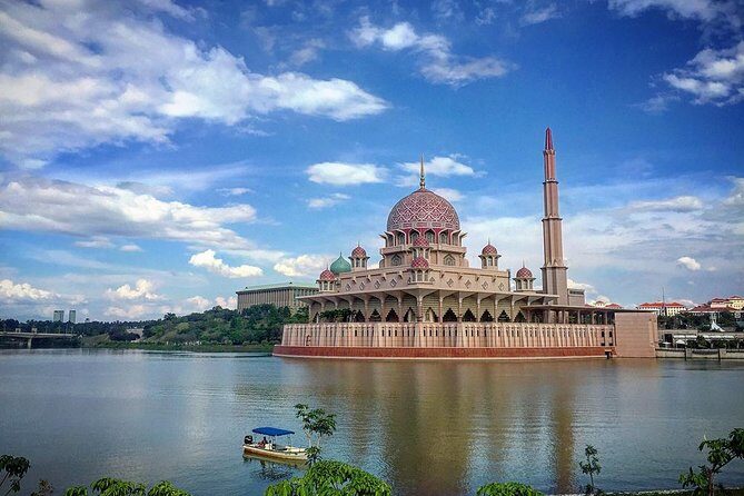 Putrajaya City, Bridges & Batu Caves with Professional Tour Guide - Authentic Experiences and Practical Details