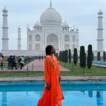 Rent a sari or kurta pajama for Taj Mahal visit & picture - A Closer Look at the Experience