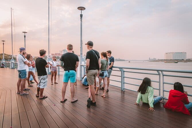 Riverside Walking Tour with Snack, Drinks & Local Ferry Ride - Authentic Local Experiences