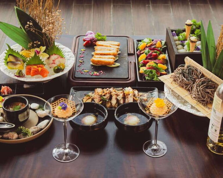 Romantic Honeymoon Dinner With Sightseeing Cruise On River - A Deep Dive into the Romantic Experience