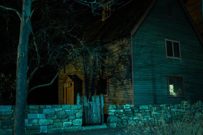 Salem Booze and Brews Haunted Pub Crawl by US Ghost Adventures - A Detailed Look at the Salem Booze and Brews Haunted Pub Crawl