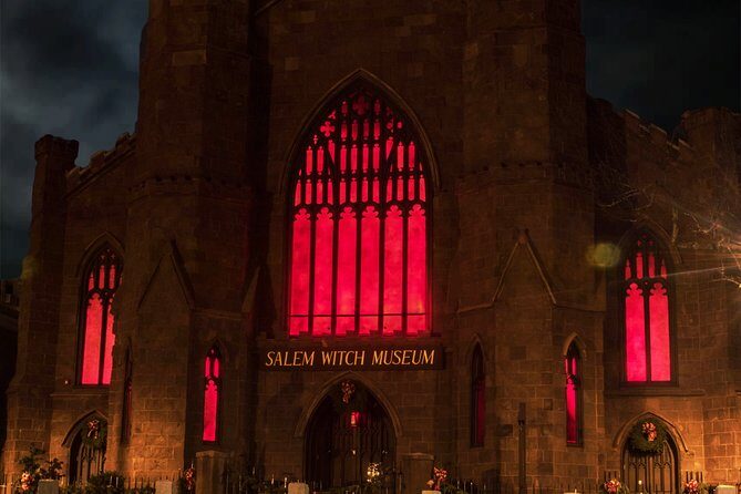 Salem Ghosts: Witches, Warlocks, & Hauntings