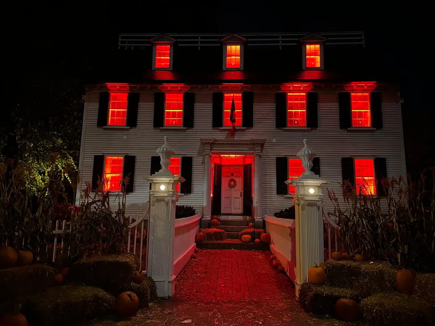 Salem, MA: Hocus Pocus Movie Guided Walking Tour - A Deep Dive into the Salem "Hocus Pocus" Experience