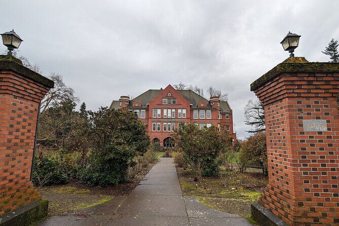 Salem Oregon Scavenger Hunt Walking Tour and Game