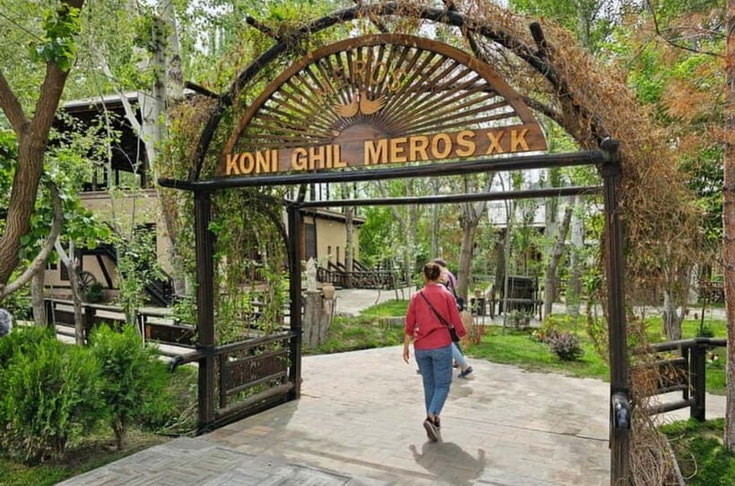 Samarkand: Pilaf & Tandoor Bread Class and Ceramic Workshop - The Hands-On Cooking Class: Making Uzbek Pilaf and Tandoor Bread