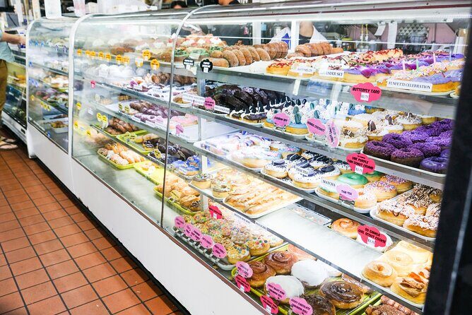 Santa Monica Delicious Donut Adventure & Walking Food Tour