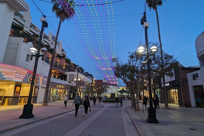 Santa Monica Scavenger Hunt Walking Tour and Game - The Sum Up