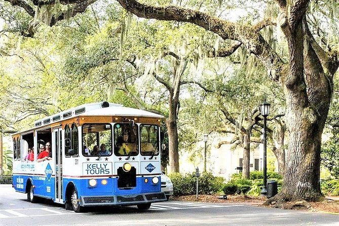 Savannah Land & Sea Combo: City Sightseeing Trolley Tour with Riverboat Cruise