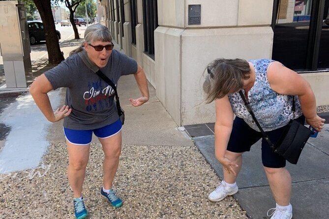 Scavenger Hunt Adventure in Williamsburg by Zombie Scavengers - What Do You See and Do During the Game?