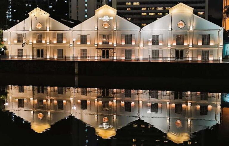 Secrets of Singapore Kick Scooter Tour with Dinner - Itinerary Breakdown: From Quiet Streets to Nightlife Hotspots