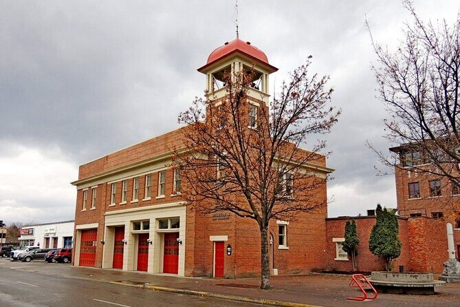 Self-Guided Kelowna Scavenger Hunt: Art By The Lake - The Sum Up