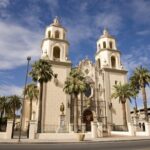 Self-Guided Scavenger Hunt: Desert Oasis - A Closer Look at the Itinerary