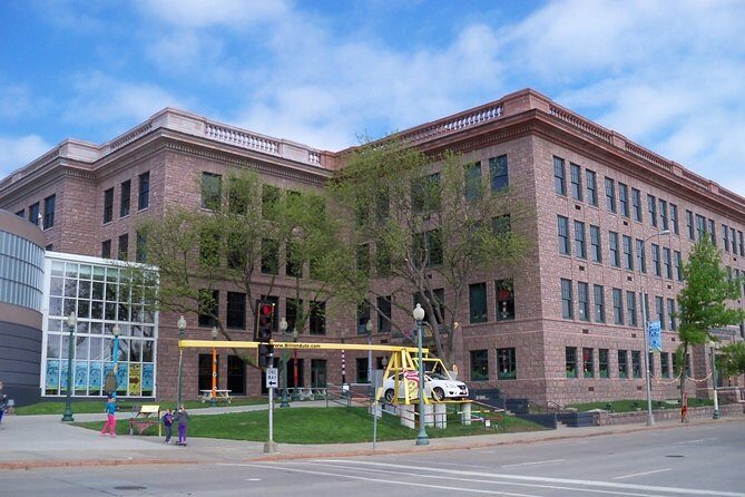 Self-Guided Scavenger Hunt: Rock and Roll Through Sioux Falls - Who is this tour best for?