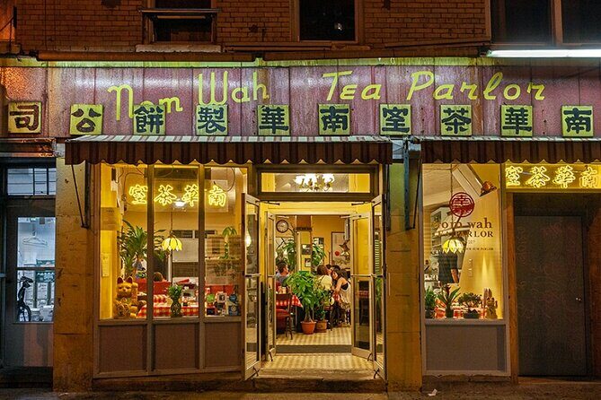 Self-Guided Scavenger Hunt: The Many Lives of Manhattan - Discovering Manhattan with a Self-Guided Touch