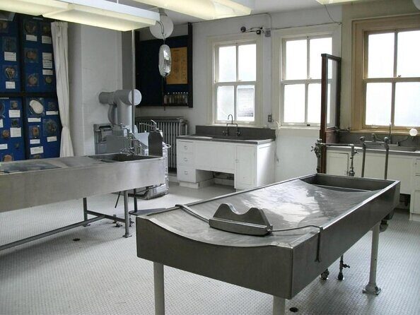 Self-Guided Smartphone Walking Tour of Gastown - Who Will Love This Tour?