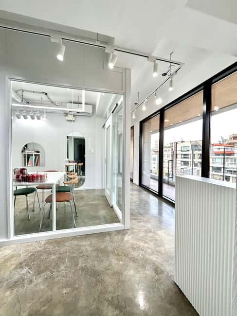 Seoul: Be U Personal Color Analysis Beauty Makeup in Hongdae - Who Would Love This Experience?