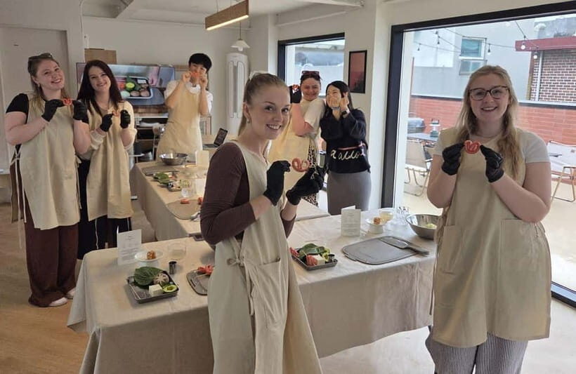 Seoul: Cooking Class and Tour with Michelin-Trained Chef - Why This Tour Works Well