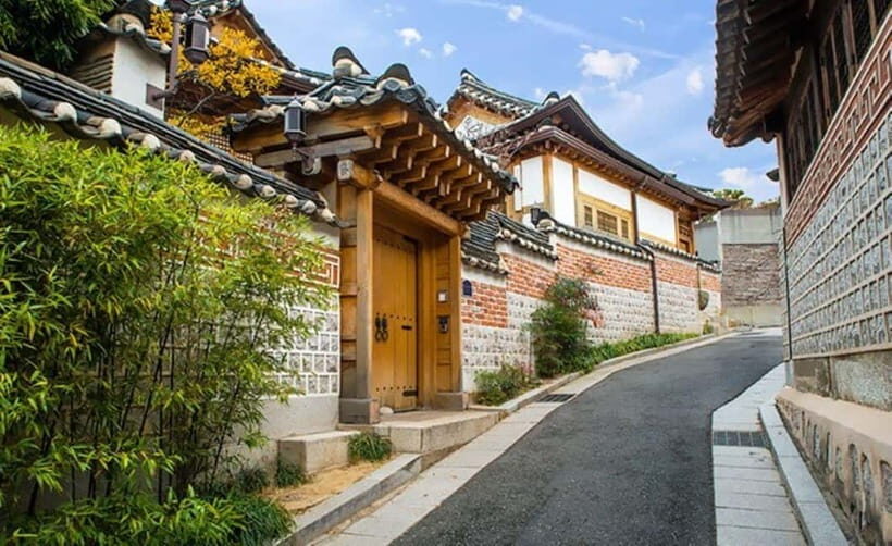 Seoul: Gyeongbokgung, Lotte Tower & Gangnam Trendy Day Tour - A Detailed Look at the Seoul: Gyeongbokgung, Lotte Tower & Gangnam Trendy Day Tour