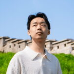 Seoul Photoshoot by Fashion Photographer - Strolling to Cheonggyecheon Stream