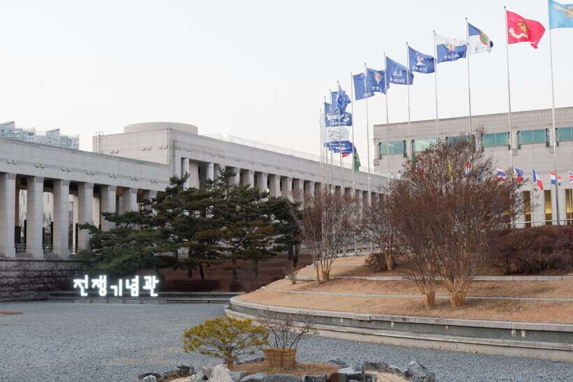 Seoul: War Memorial, Jogyesa Temple & Tapgol Park Tour - Jogyesa Temple