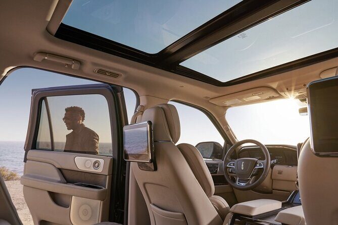 Service DE Limousine DE Luxe with Private Driver - A Full Look at the Service DE Limousine DE Luxe with Private Driver