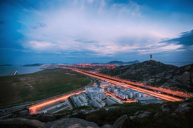 Shanghai Donghai Bridge and Yangshan Port Private Tour - A Deep Dive into the Tour Experience