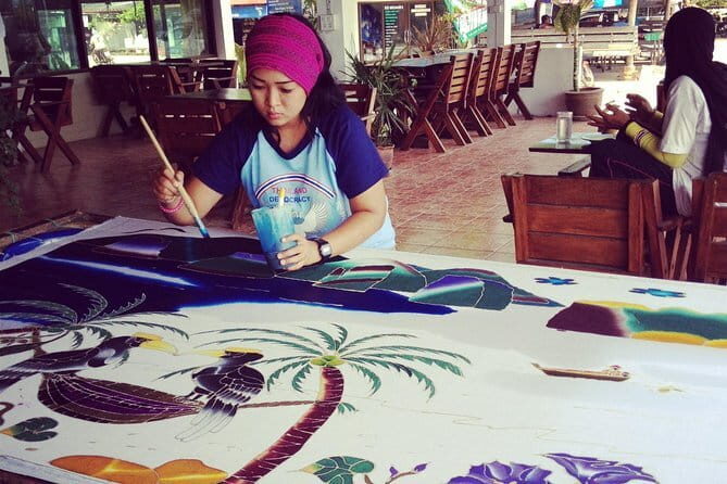 Shore Excursion: Batu Caves And Kuala Lumpur City Tour - The Modern Marvel: Petronas Twin Towers and KLCC