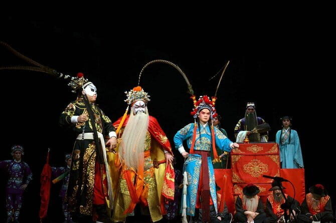 Sichuan Opera with face-changing at Jinjiang historic theater - Who Will Love This Tour?