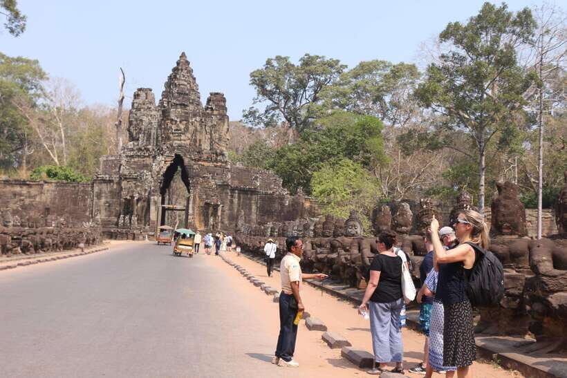 Siem Reap Angkor Wat Guide Tour -Small Group - An In-Depth Look at the Tour