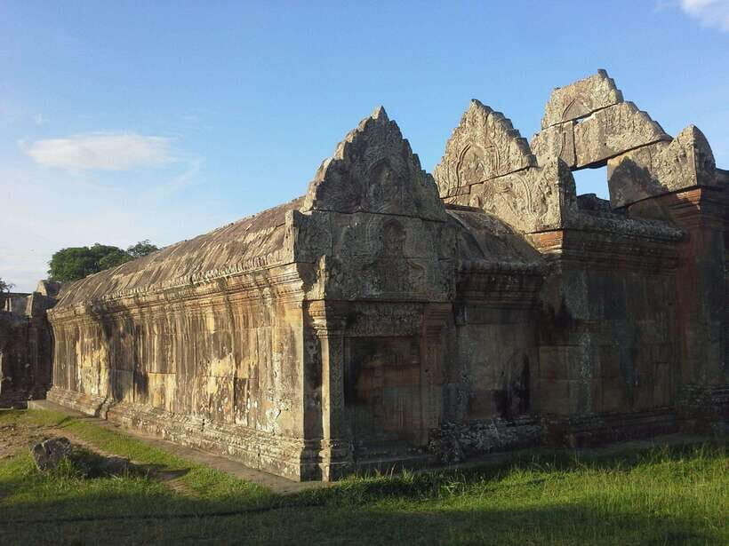 Siem Reap: Preah Vihear Temple Day Trip with Guide - Cultural and Political Context