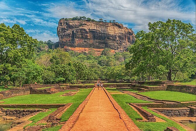 Sigiriya Rock and Village Experience from Colombo,Negombo or Kandy - Who Will Love This Tour?