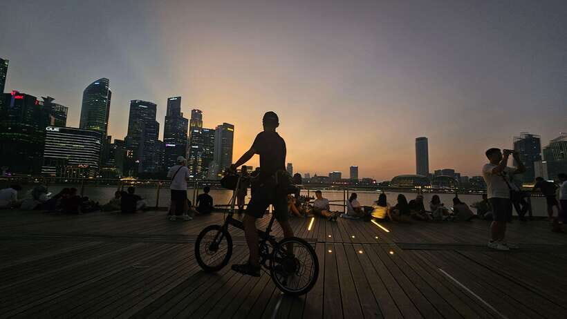 Singapore: Light to Night Bike Tour - Itinerary Breakdown and Highlights