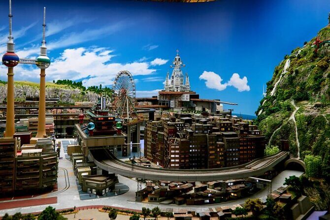 SMALL WORLDS Miniature Museum Japan - Who Will Love This Tour?