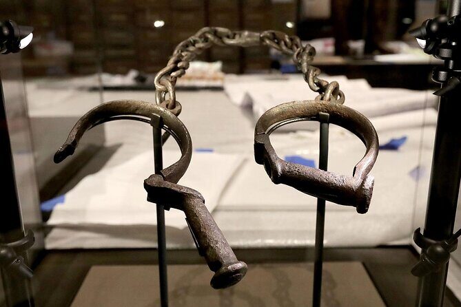 Smithsonian Natural History + American History - Exclusive Tour - Discovering the American History Museum