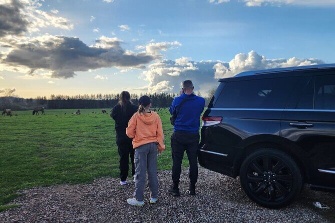 Snoqualmie Falls VIP Tour and Hiking Escape Up to 7 Passengers - Who Will Appreciate This Tour?