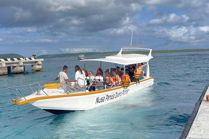 Snorkeling adventure to the manta ray habitat in Nusa Penida - A comprehensive look at the snorkeling tour in Nusa Penida