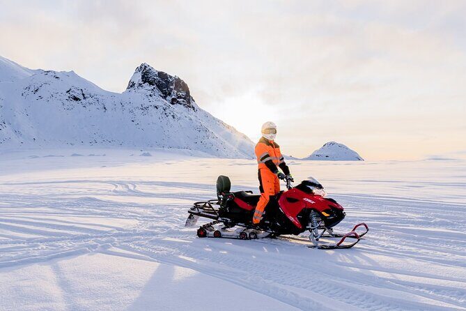 Snowmobile Guided Tour within The Date with Aurora in Alaska - Who Should Consider This Tour?