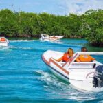 Speed boat aventure and snorkel - Navigating the Waters