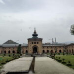 Srinagar: Private Old City and Mughal Gardens Guided Tour - Exploring Srinagar: What the Tour Offers