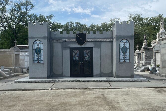 St. Louis Cemetery No. 3 Walking Tour - An In-Depth Look at the St. Louis Cemetery No. 3 Walking Tour