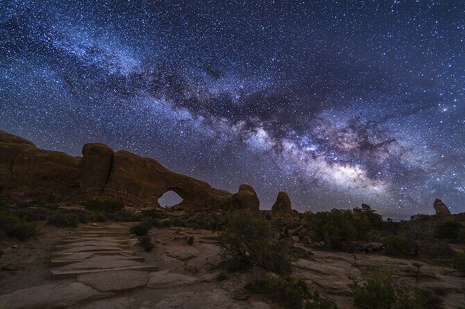 Sunset and Night Photography in Arches National Park - Exploring the Experience in Detail