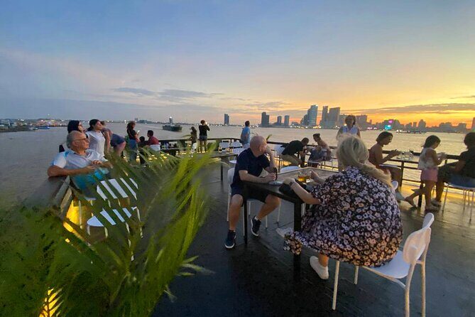 Sunset Cruise: Best view on 3 floors boat & English speak guide